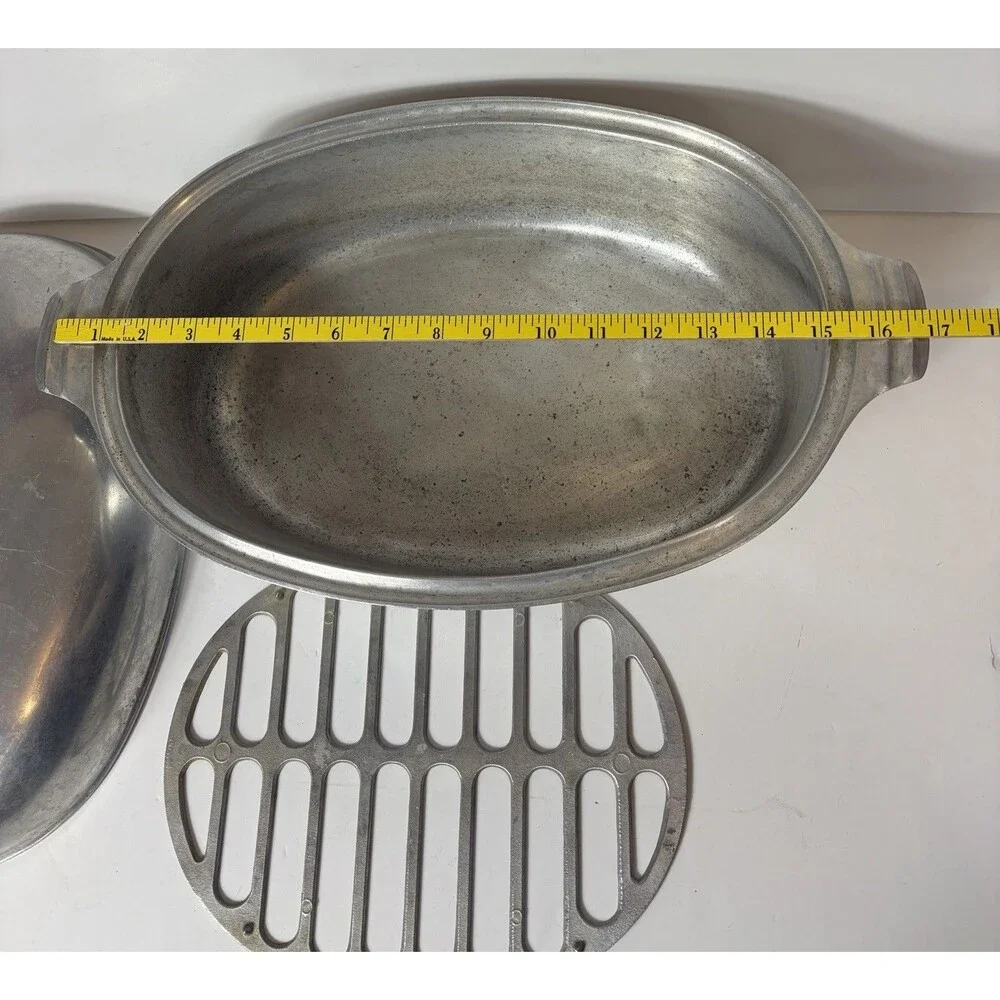Vintage Pan American Heavy Cast Aluminum Oval Roasting Pan Rack Inside 17” USA